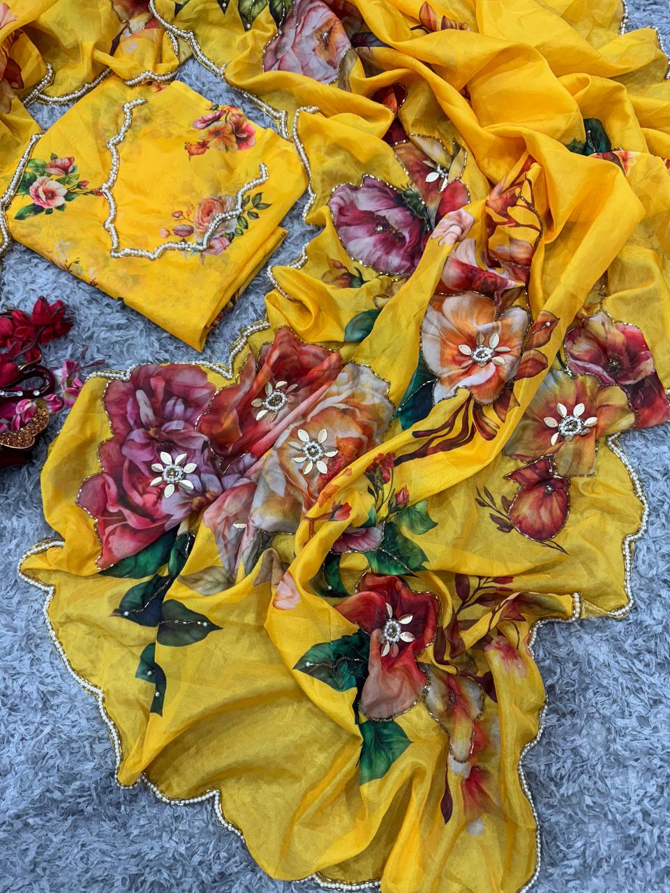 Women's Vibrant Yellow Floral Digital Print Saree with Zari and Stone Embellishments β Complete with Heavily Worked Blouse Piece for Festive & Wedding Wear - Image 4