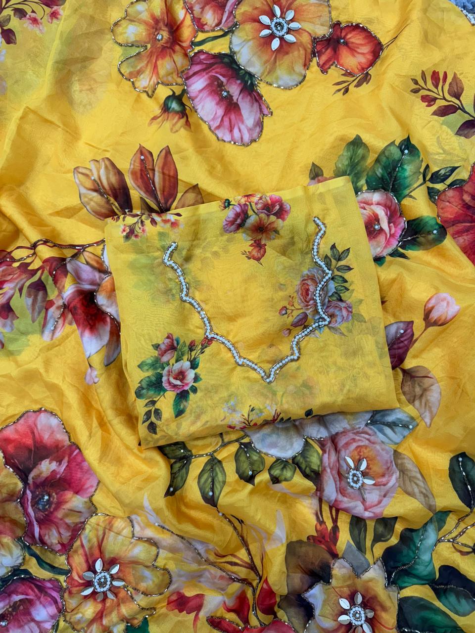 Women's Vibrant Yellow Floral Digital Print Saree with Zari and Stone Embellishments β Complete with Heavily Worked Blouse Piece for Festive & Wedding Wear - Image 3